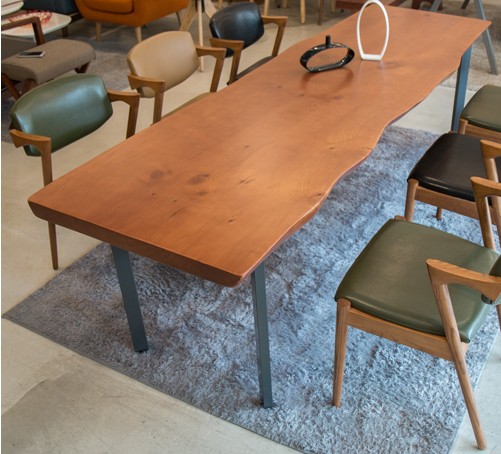 뉴송우드 테이블